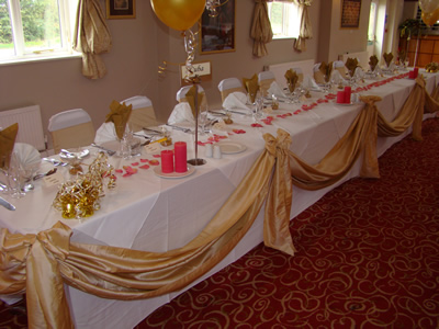 GOld TOp Table Taffeta Swag